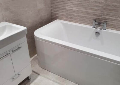 Nature bone tiles with feature wall – St Anne’s